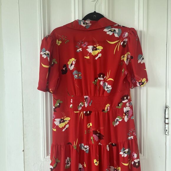 Cabi Afternoon Dress #6218 Red floral Pattern Medium Retail: $158 2 Pockets - Picture 10 of 12